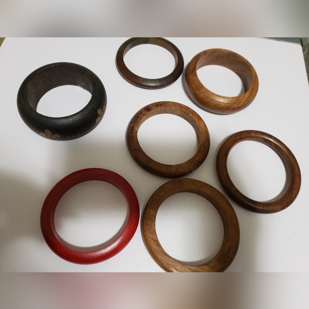 Stylish Wooden  Bangles Set
